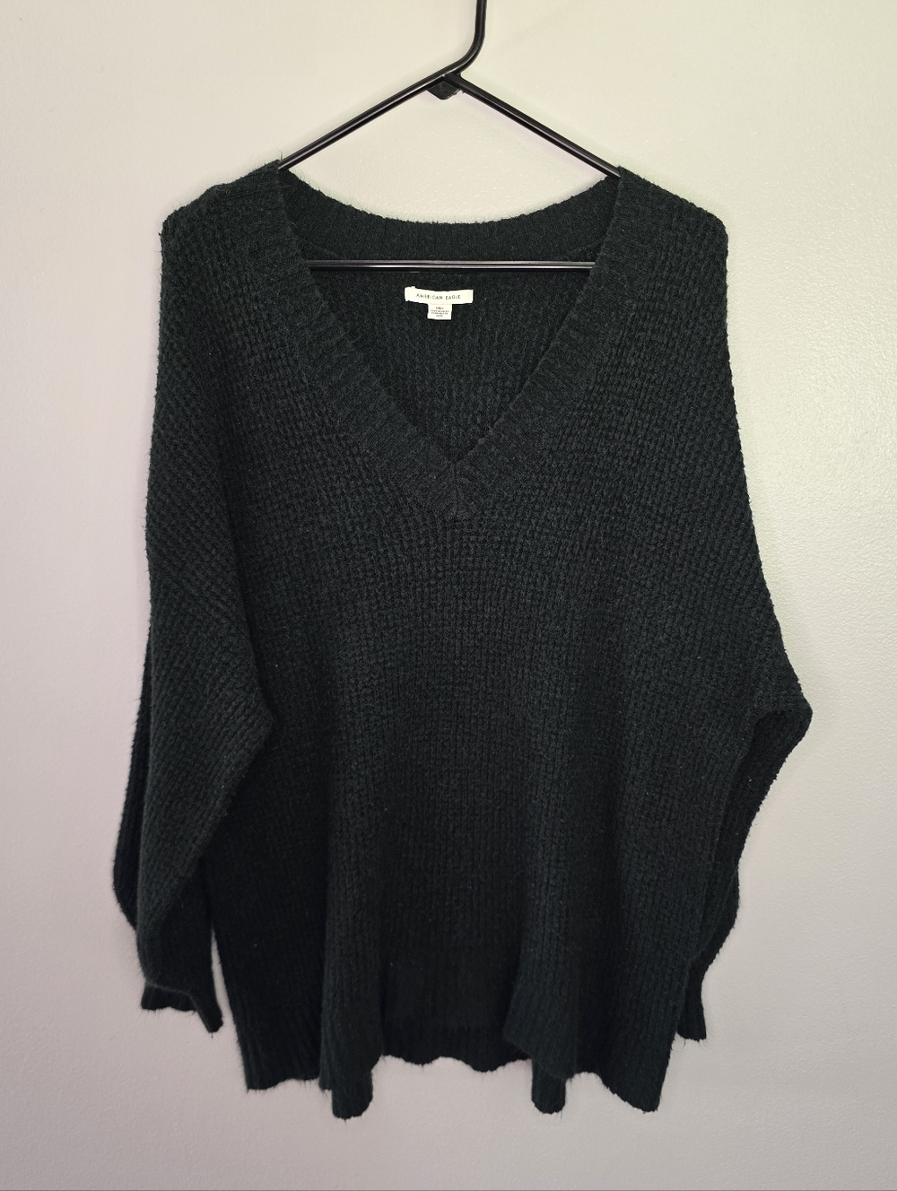 American Eagle - Cozy V-Neck Women’s Sweater - Dark Green